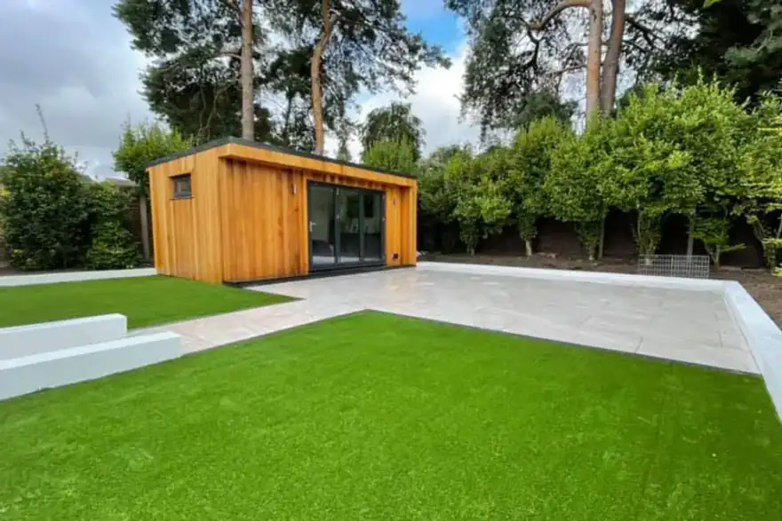 professional artificial grass trademans in fleet