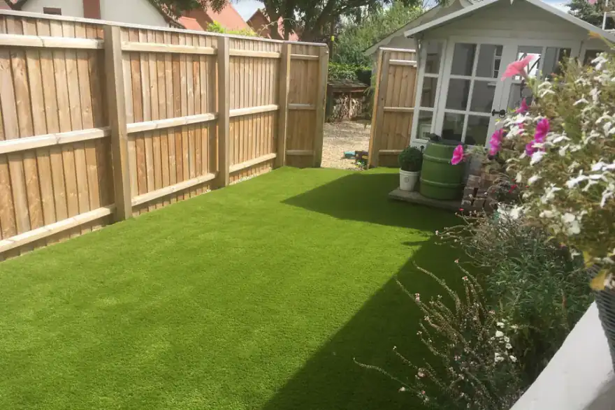 Beautiful-Artificial-Lawn