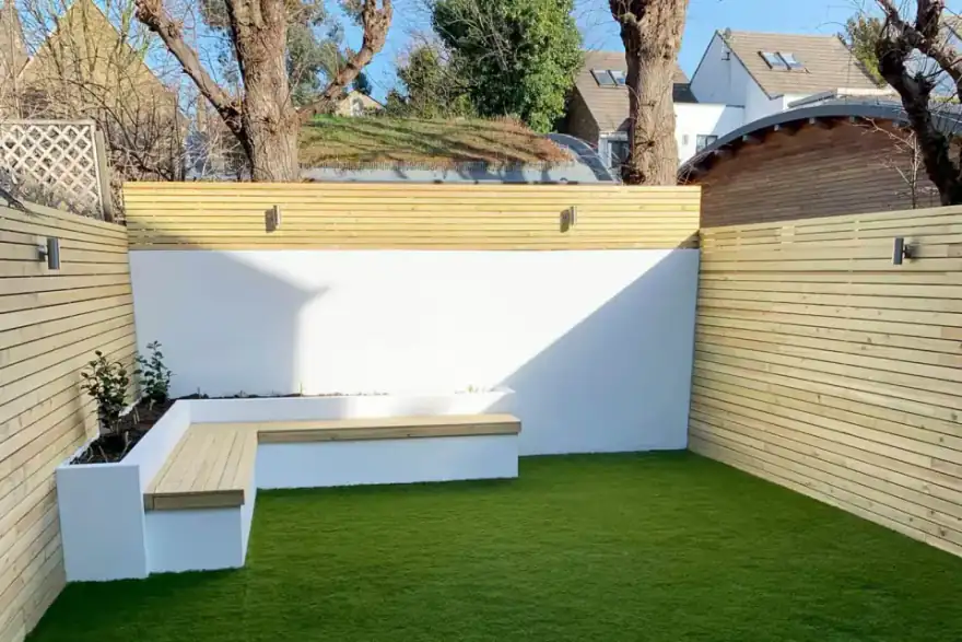 garden patio with small garden and seating
