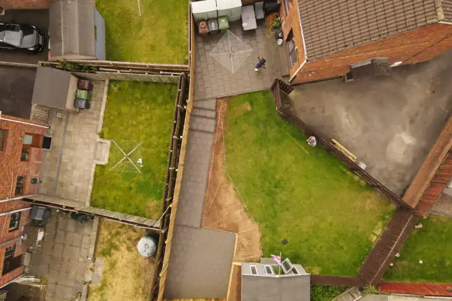 Artificial grass installation by Dwni