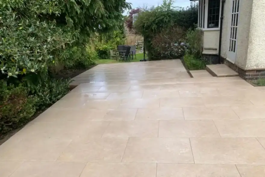 Patios Ashford