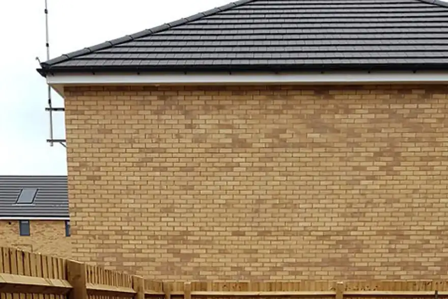 New build fencing installation