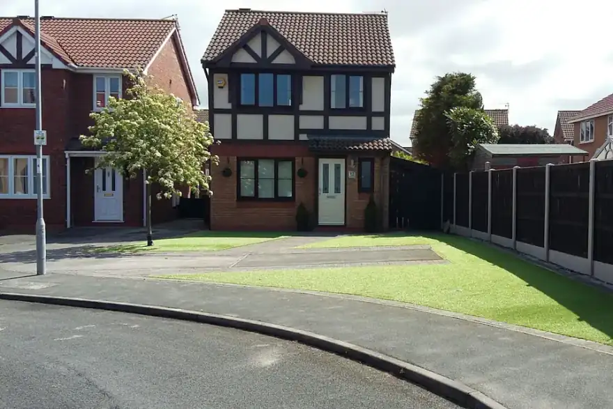 Artificial grass installation by ReadyGrass ltd