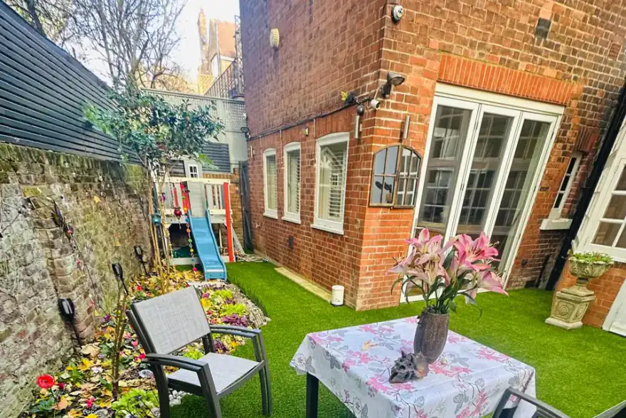 Artificial grass installation by Saygrass