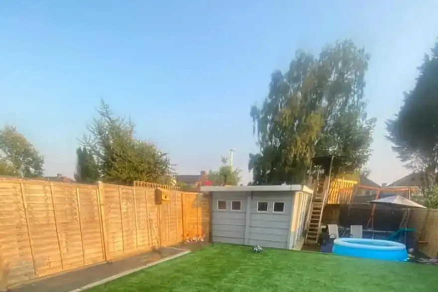 artificial grass, with overlap panels