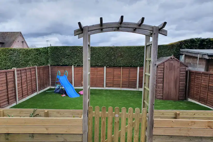 Artificial grass installation by Tiaturf Artificial Lawns