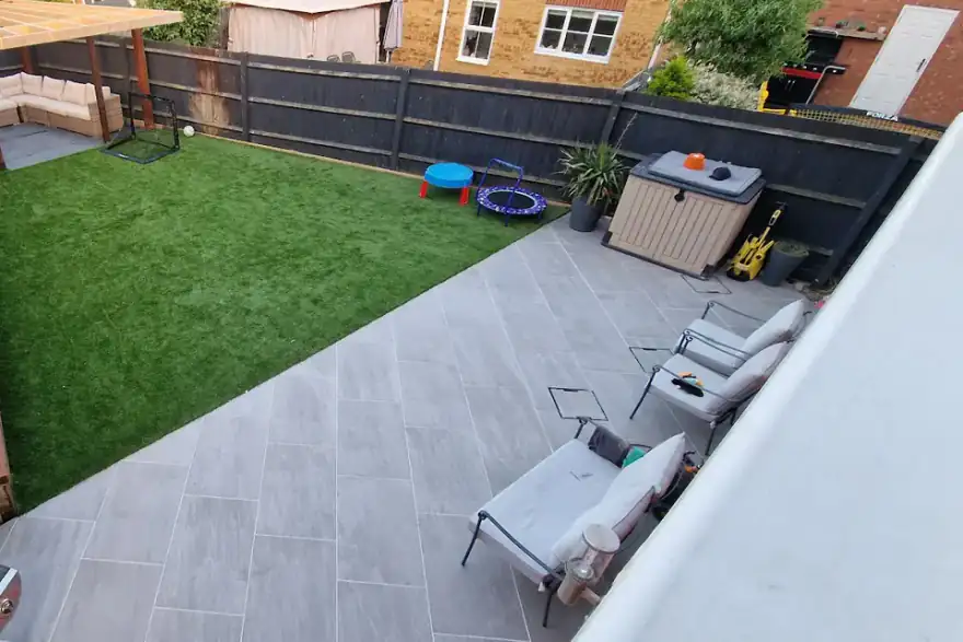 Artificial grass installation by Tmarchmonts