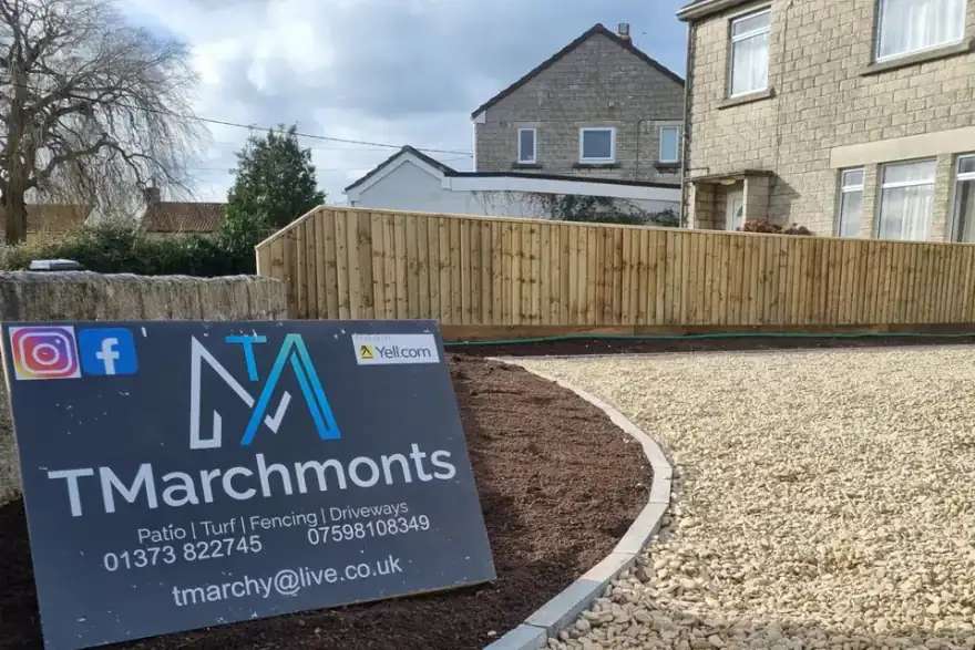 Artificial grass installation by Tmarchmonts
