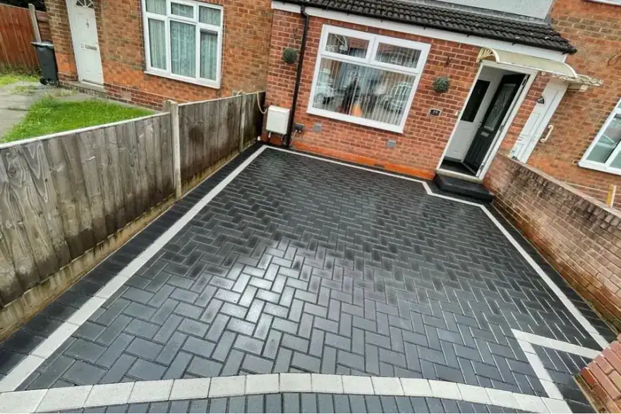Professional block paving driveways in London. Durable paving installation by trusted local specialists. Free quotes available.